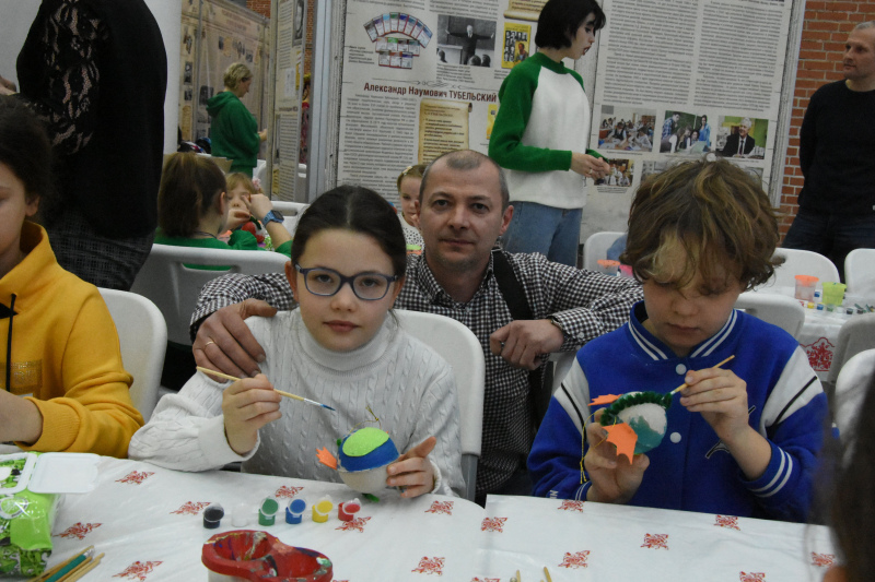 Фото - Новогодний подарок детям: ЕВРАЗ стал генеральным спонсором фестиваля «Шар-папье» в Туле